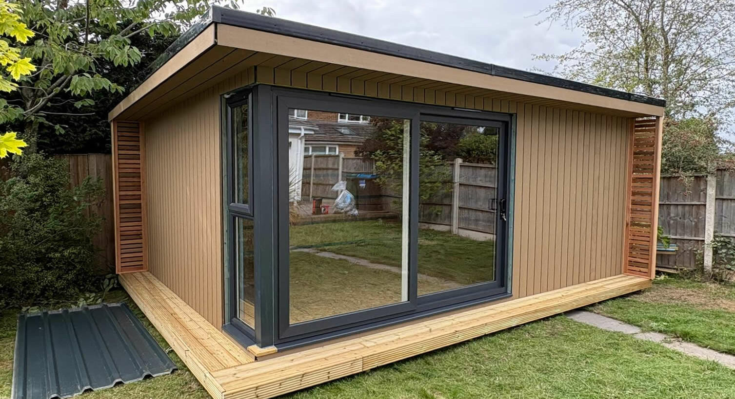 Premier Diplomat Garden Room